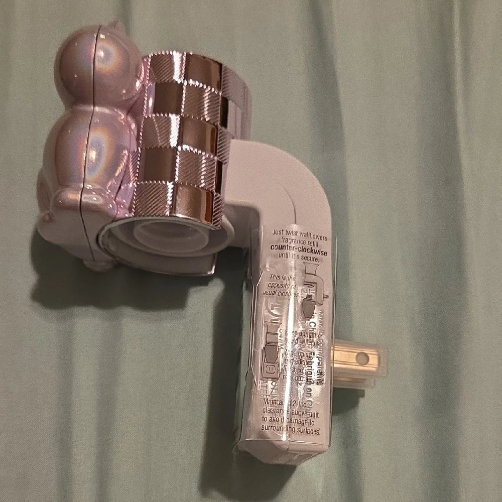 Brand New Bath & Body Works Pearl Bunny Wallflower Plug - Picture 4 of 5